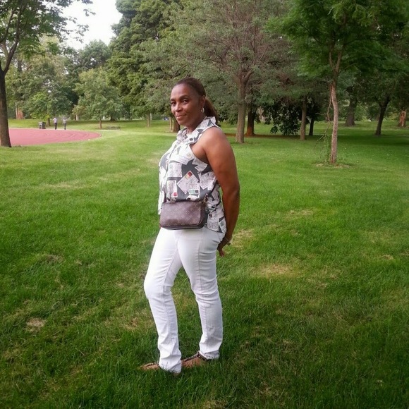 Meet your Posher, Francine - Picture 1 of 1